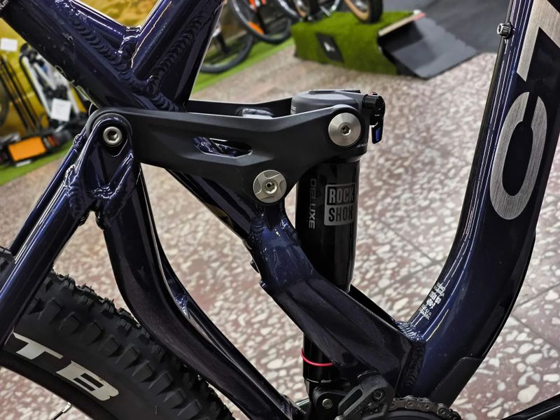 !!!NOVÉ!!! CTM SCROLL AM Xpert, Shimano Deore, Rock Shox 35 gold zdvih 150, vel. M