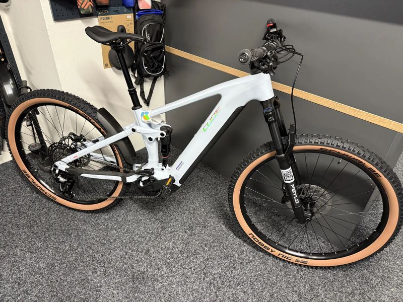 CUBE Stereo Hybrid ONE44 EX 800 vel. M 2026 NOVÉ