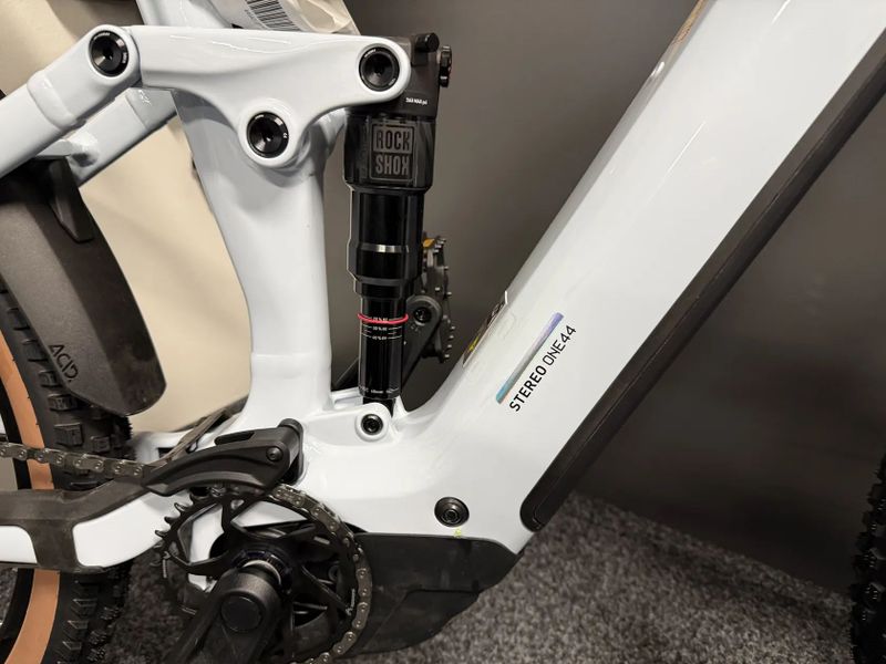 CUBE Stereo Hybrid ONE44 EX 800 vel. M 2026 NOVÉ