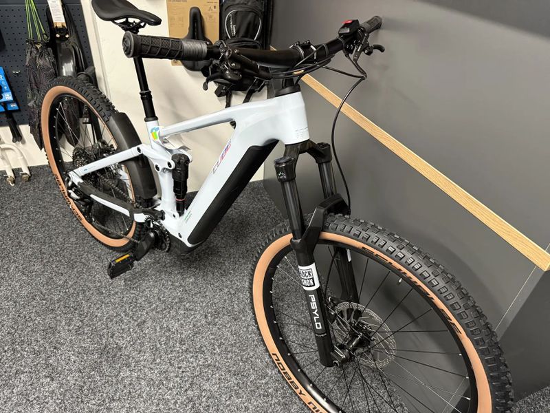 CUBE Stereo Hybrid ONE44 EX 800 vel. M 2026 NOVÉ