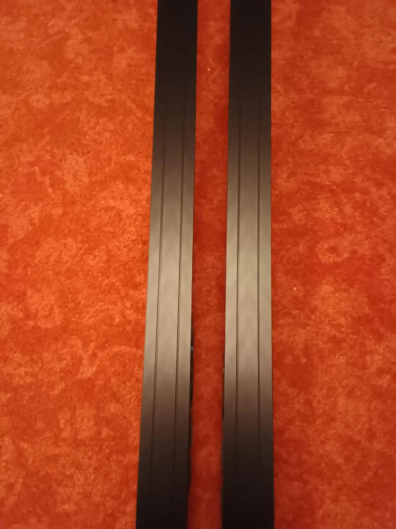 Dvoje špičkové běžky na bruslení v délce 186 cm, výběrové Salomon s/lab za 7,5 , SkiTrab za 3,5