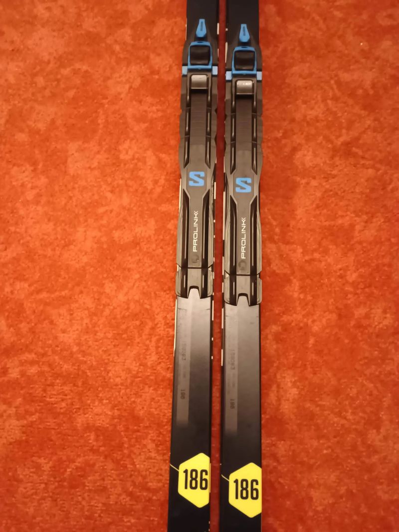 Dvoje špičkové běžky na bruslení v délce 186 cm, výběrové Salomon s/lab za 7,5 , SkiTrab za 3,5