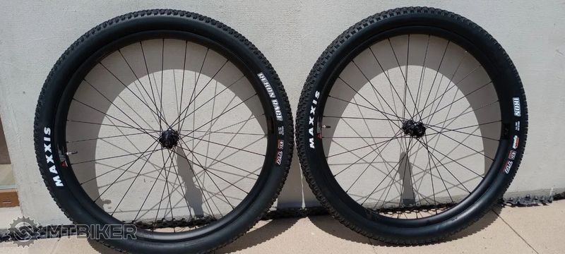 Lapierre karbónové kolesá 29” Boost, XD + Maxxis IKON/Rekon Race