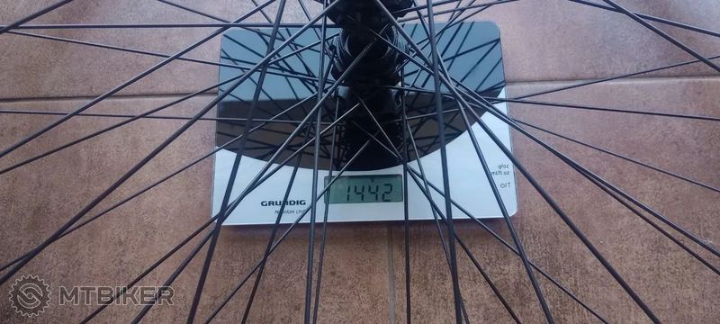 Lapierre karbónové kolesá 29” Boost, XD + Maxxis IKON/Rekon Race