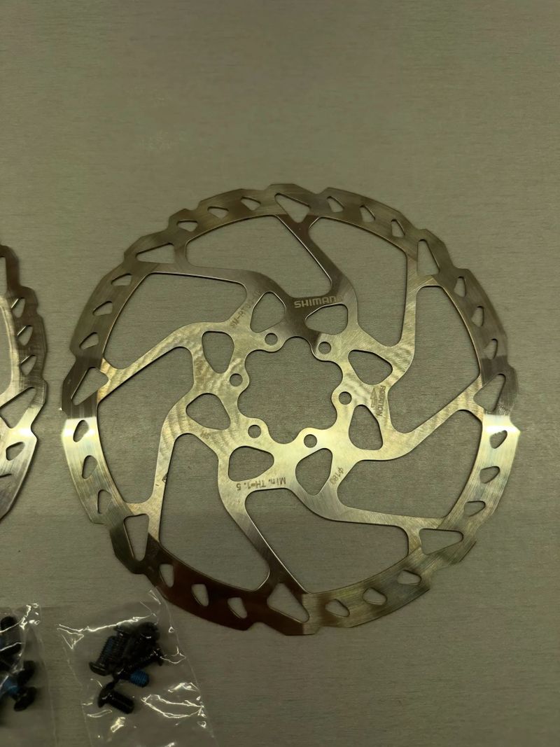 Shimano brzdové kotouče SM-RT66 203/180mm