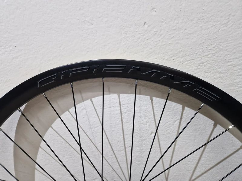 Prodám zapletená kola Gipiemme Gravel 825