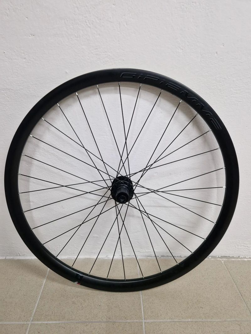 Prodám zapletená kola Gipiemme Gravel 825