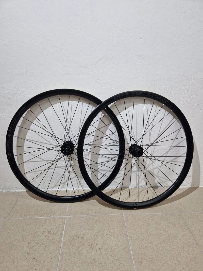 Prodám zapletená kola Gipiemme Gravel 825