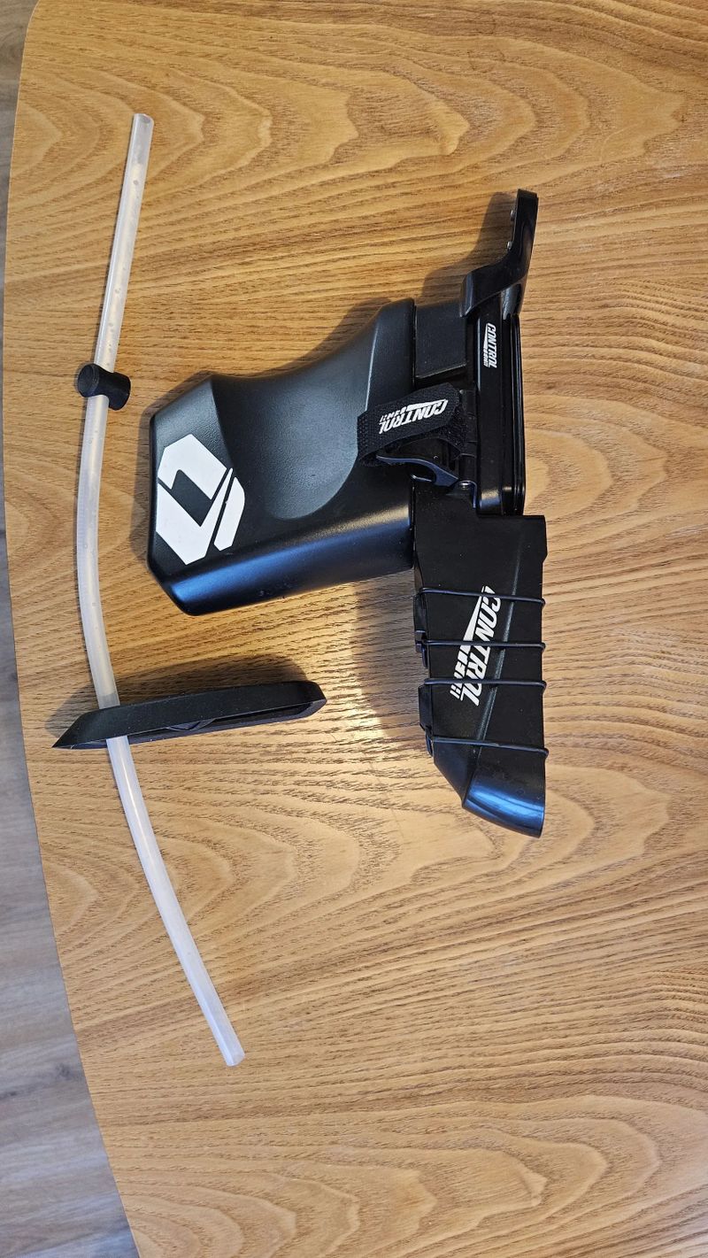 Control tech, hydratační systém, triatlon