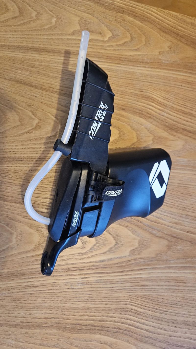 Control tech, hydratační systém, triatlon