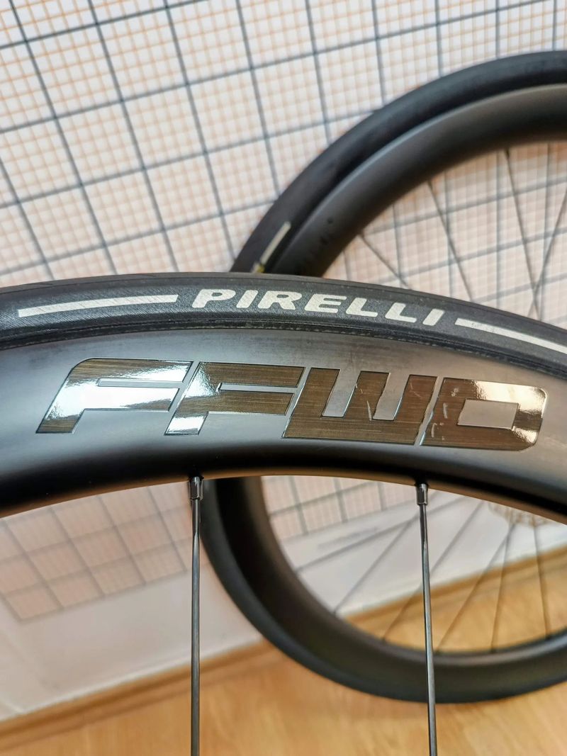 Karbonová kola FFWD RYOT44 V2, DT240 2:1 EXP