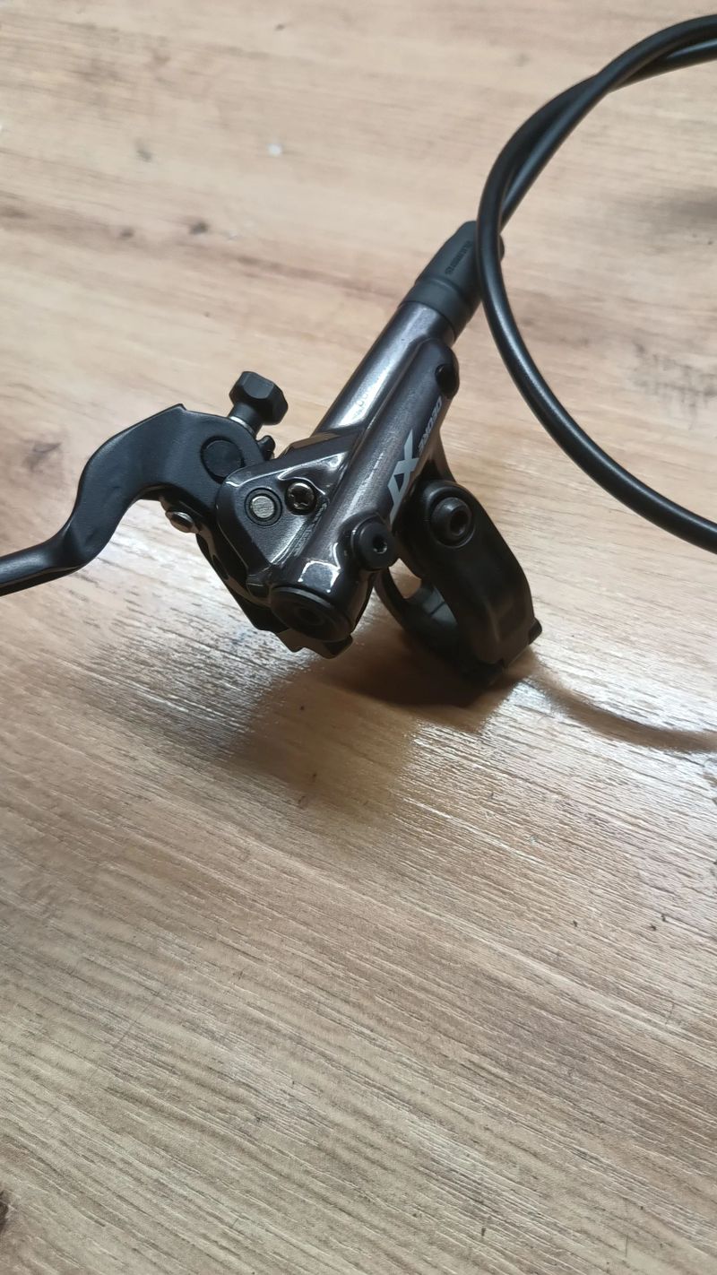 Přední 4pistkova brzda Shimano XT M8120