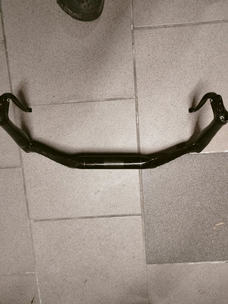 Carbon triatlon řidítka + zálehy/hrazda