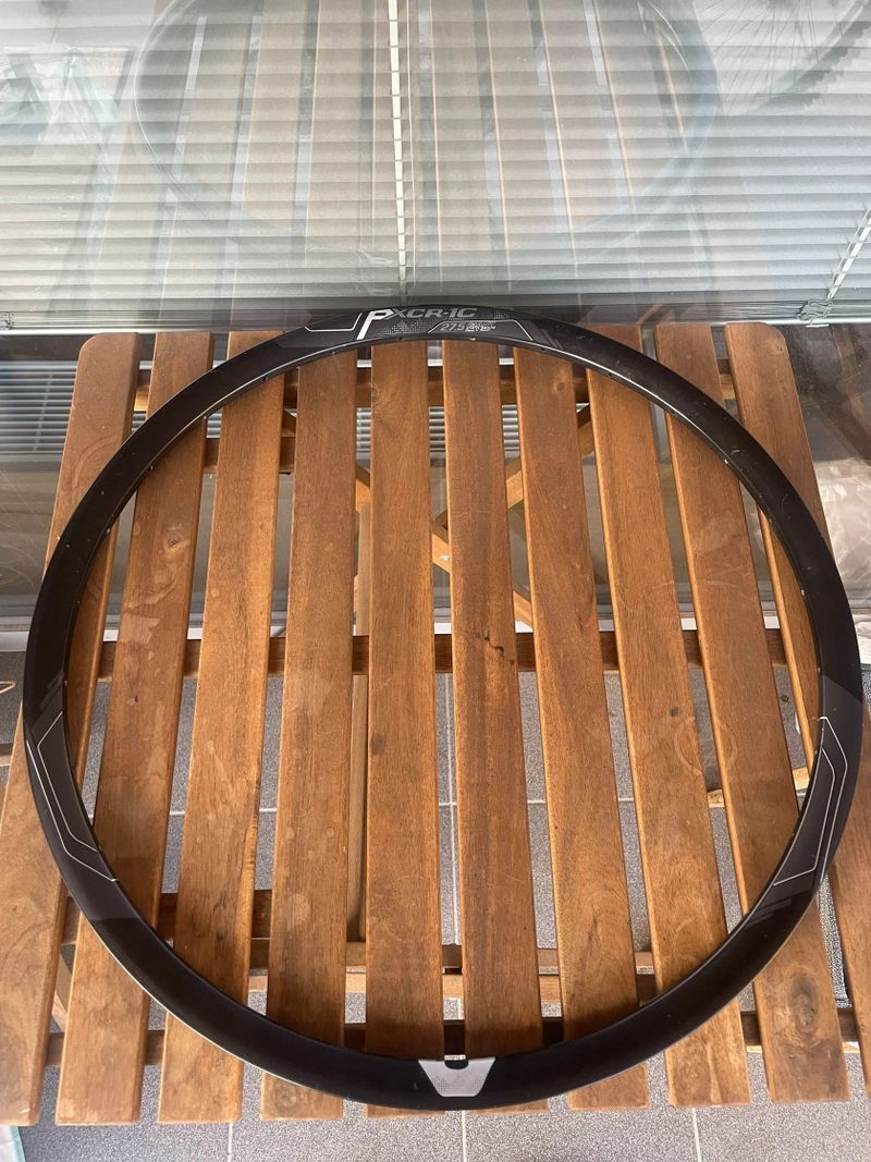 Karbonový ráfek 27,5" (650b)