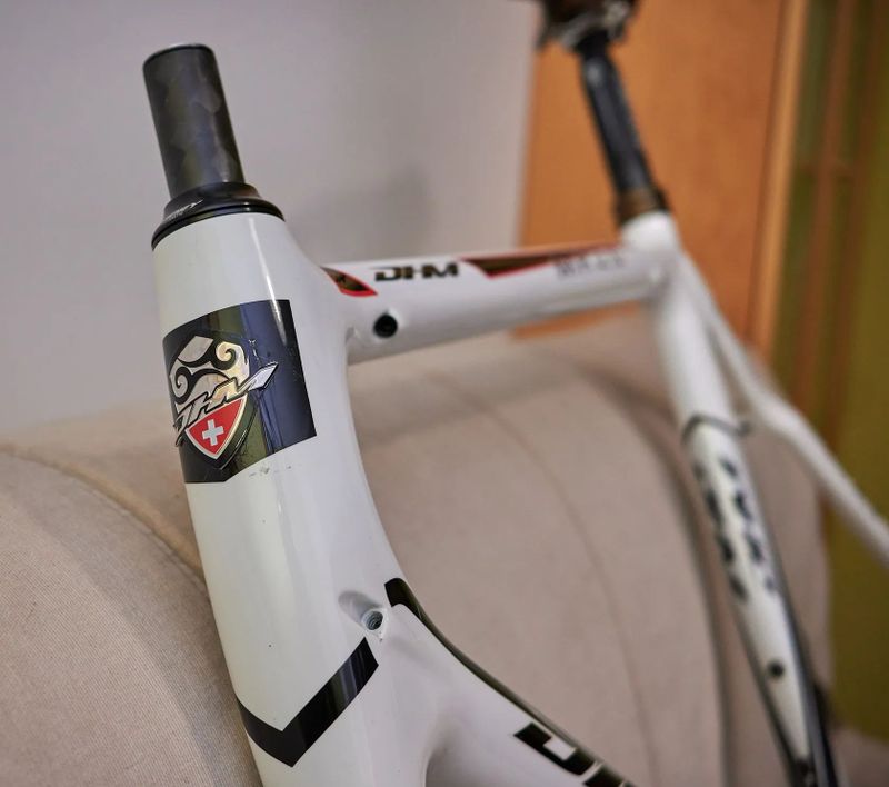 Karbonová silniční rámová sada DHM, pro ráfkové brzdy, postava 185 a výš