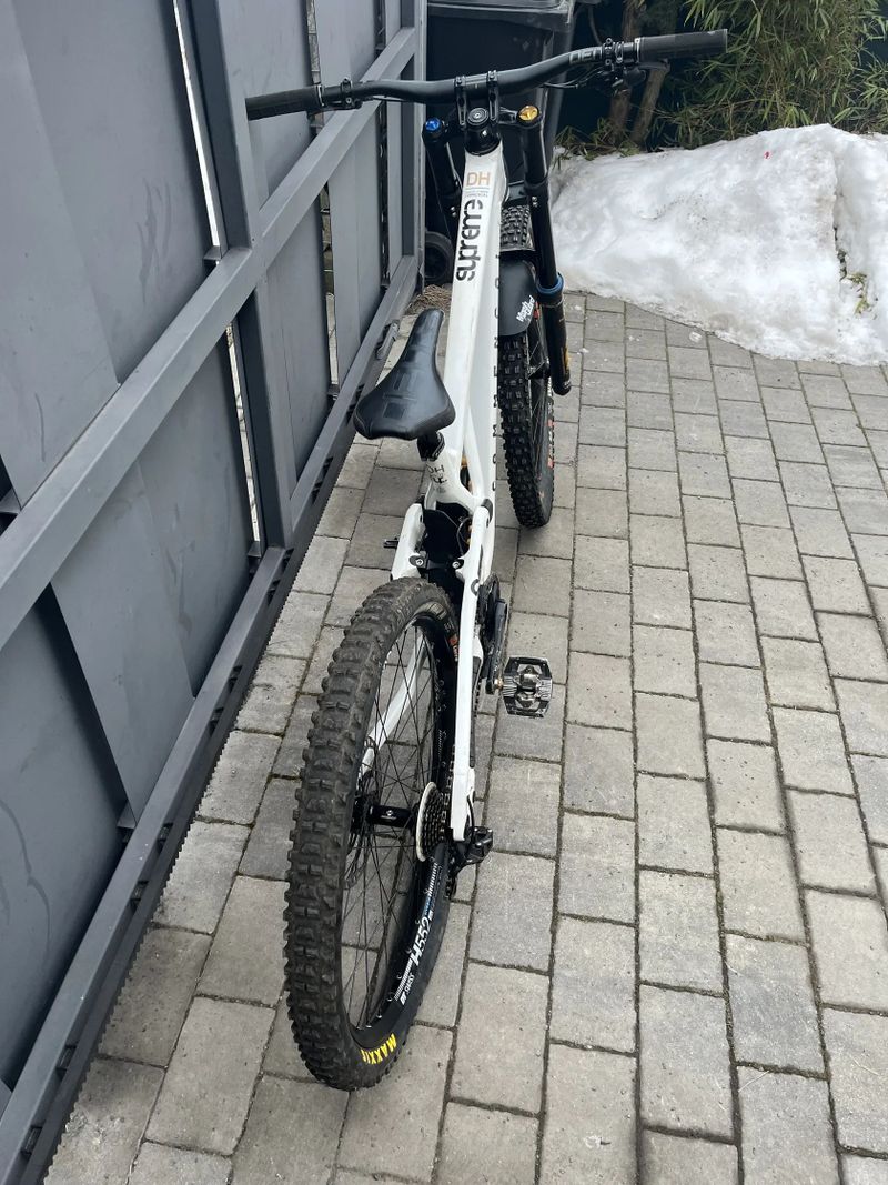 Commencal Supreme DH V5