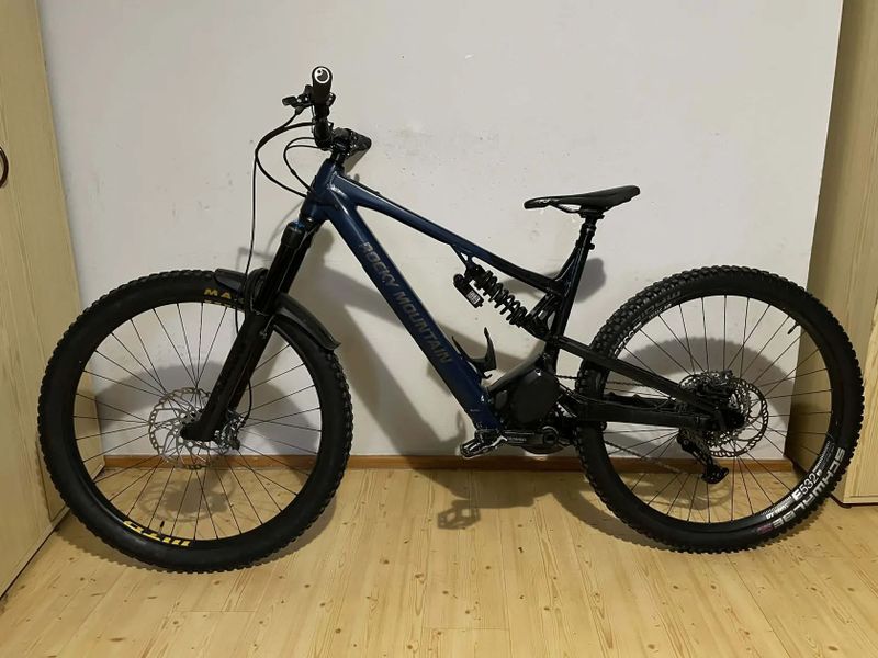 Rocky Mountain Powerplay Instinct A70 - 108Nm - FOX Float 38 - vel. XL