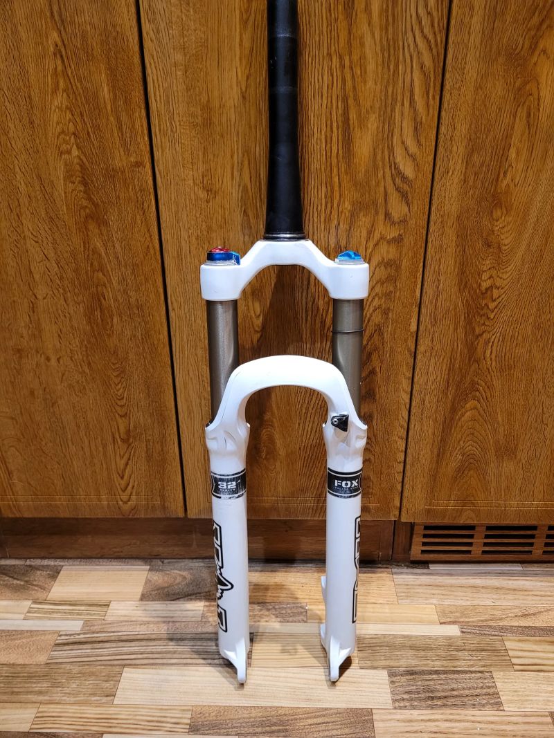Vzuchovo/olejová vidlice Fox 32 26"