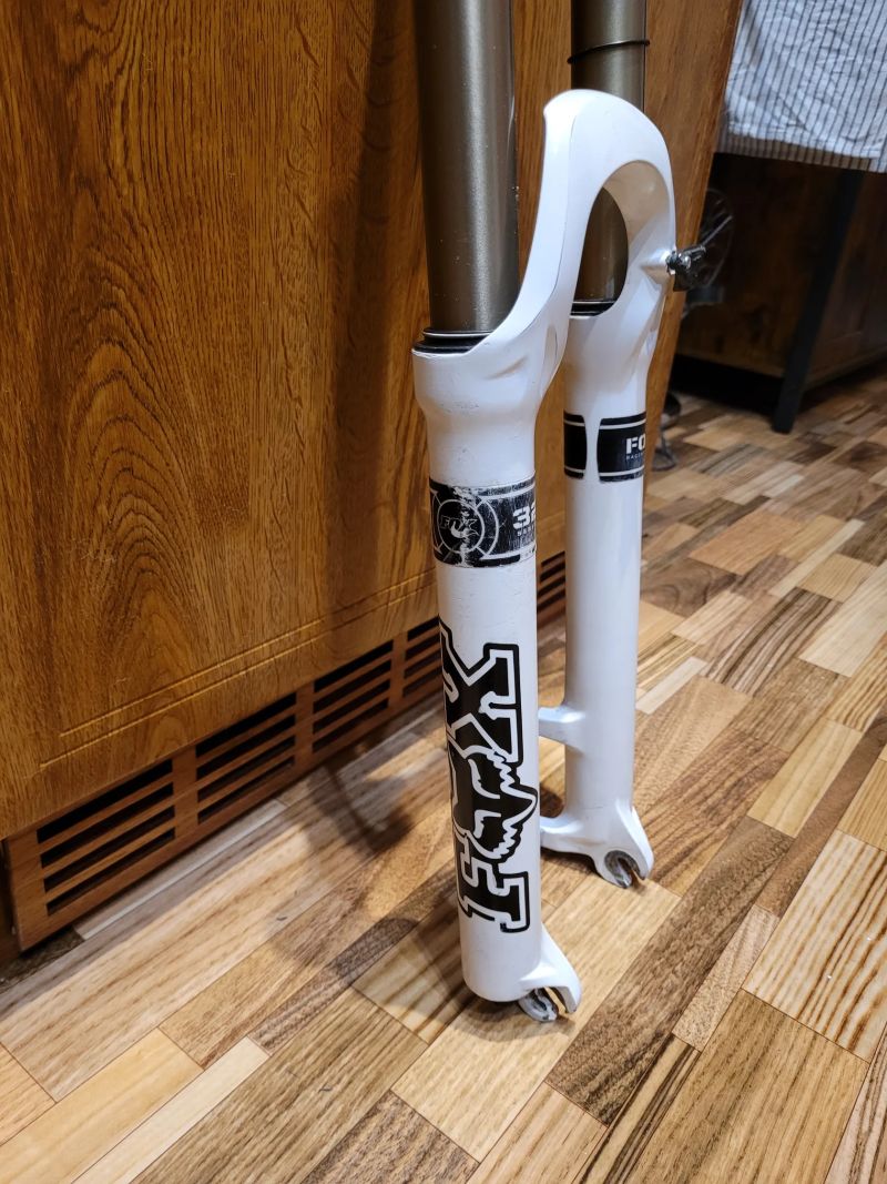 Vzuchovo/olejová vidlice Fox 32 26"