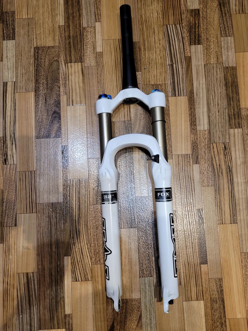 Vzuchovo/olejová vidlice Fox 32 26"