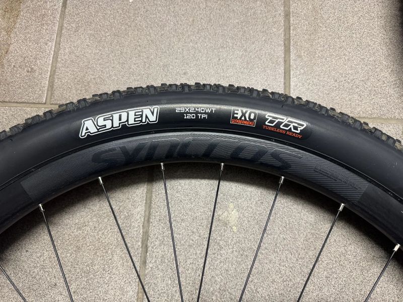 Zapletená kola Syncros+pláště maxxis Aspen 29x2,4