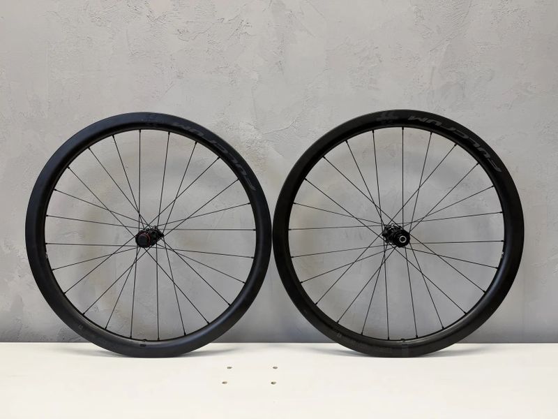 Zapletená kola FULCRUM Wind 42 DB