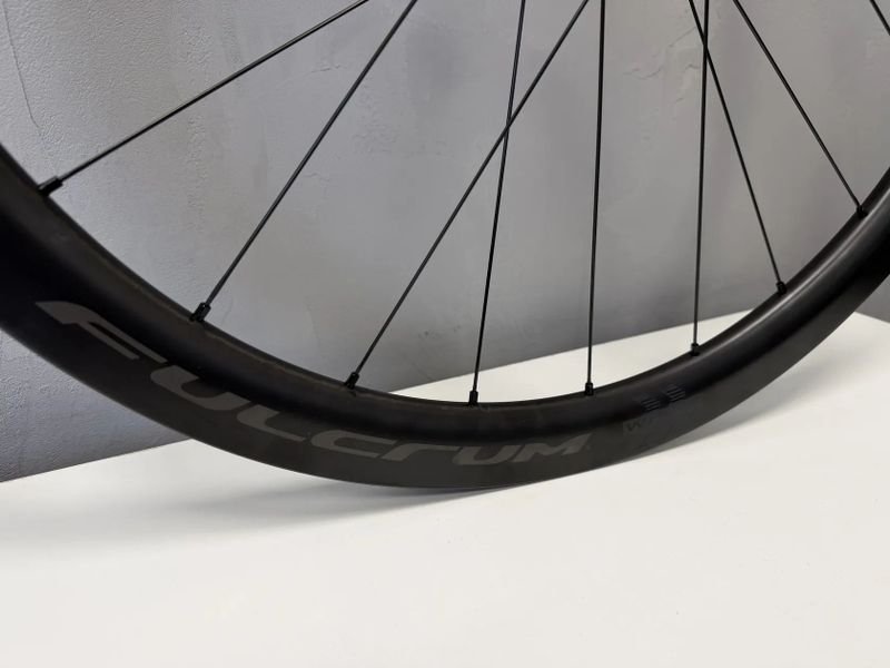 Zapletená kola FULCRUM Wind 42 DB