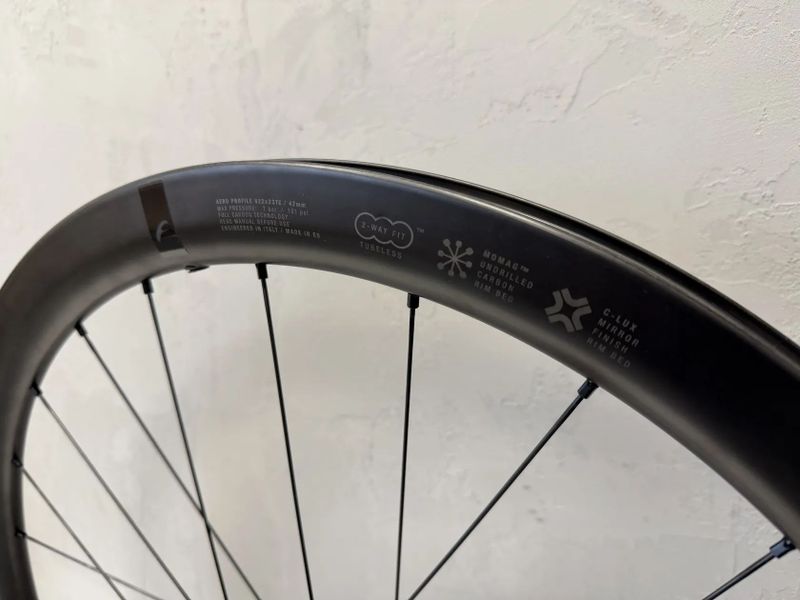 Zapletená kola FULCRUM Wind 42 DB