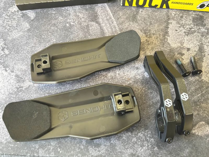 Sendhit -nock handguards v2 .CHRANIČE