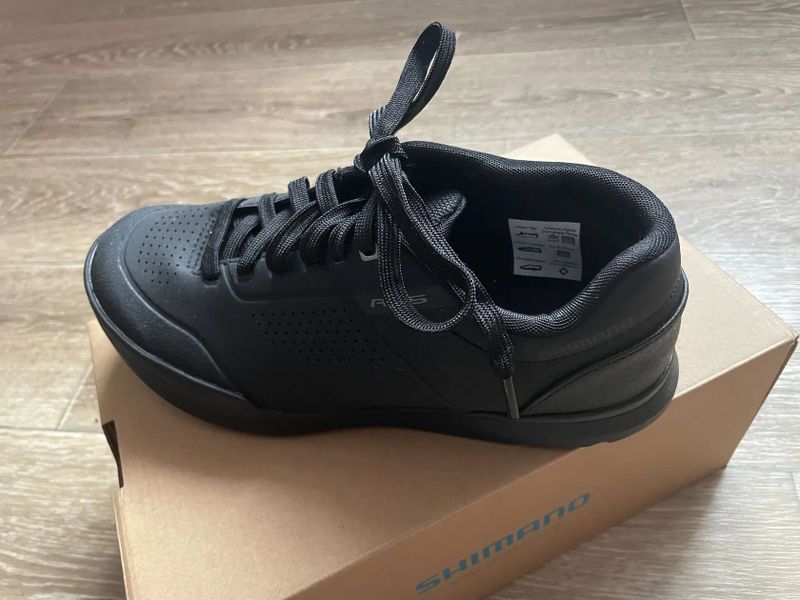 Tretry SHIMANO SH-AM503ML Black - 41