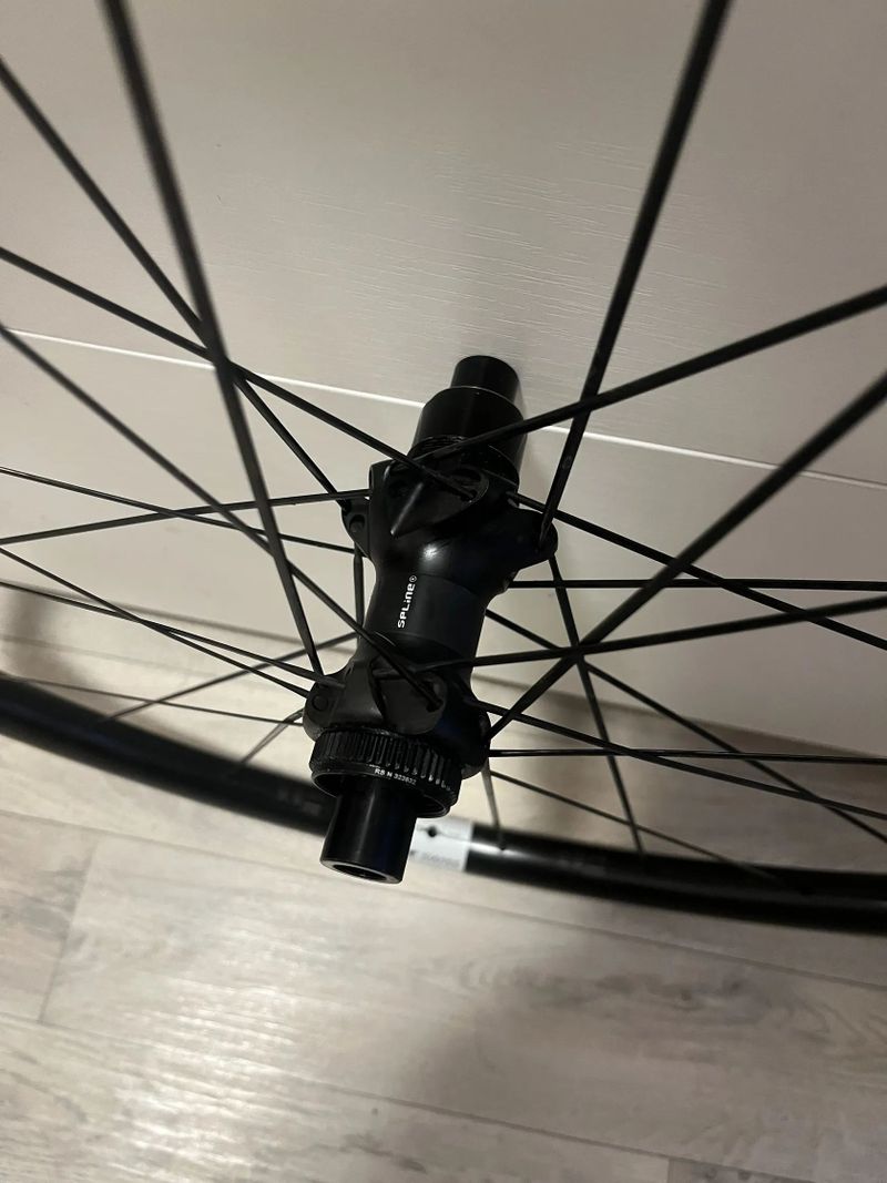 Zapletená kola DT Swiss G1800 Spline - XDR/HG