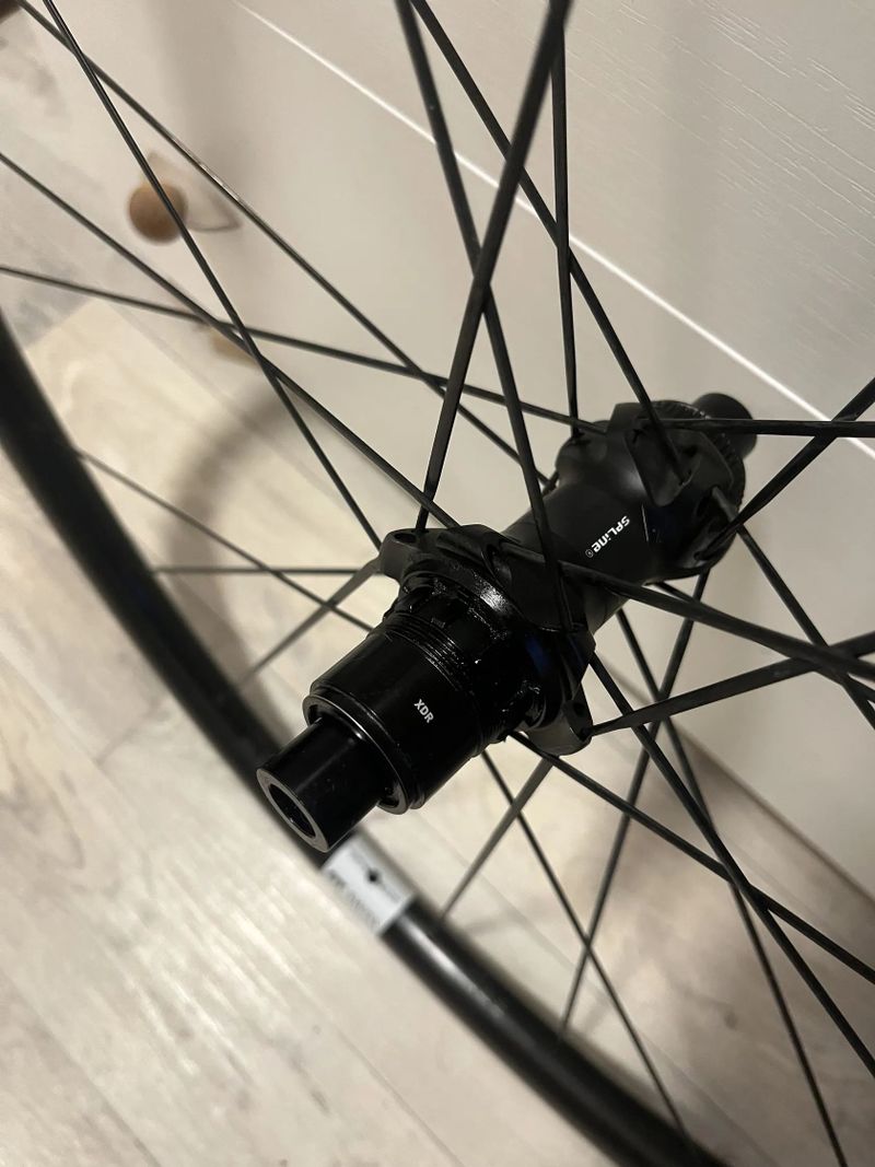 Zapletená kola DT Swiss G1800 Spline - XDR/HG