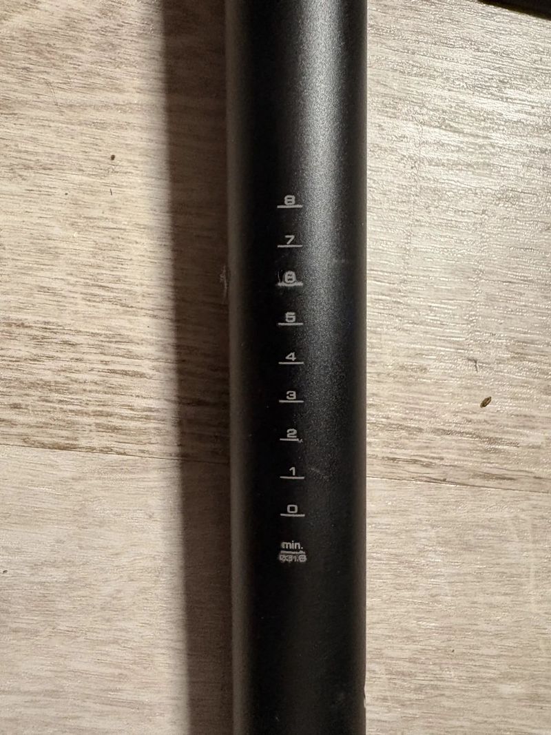 Lehoučká sedlovka Aerozine XP 1.0, průměr 31,6 mm