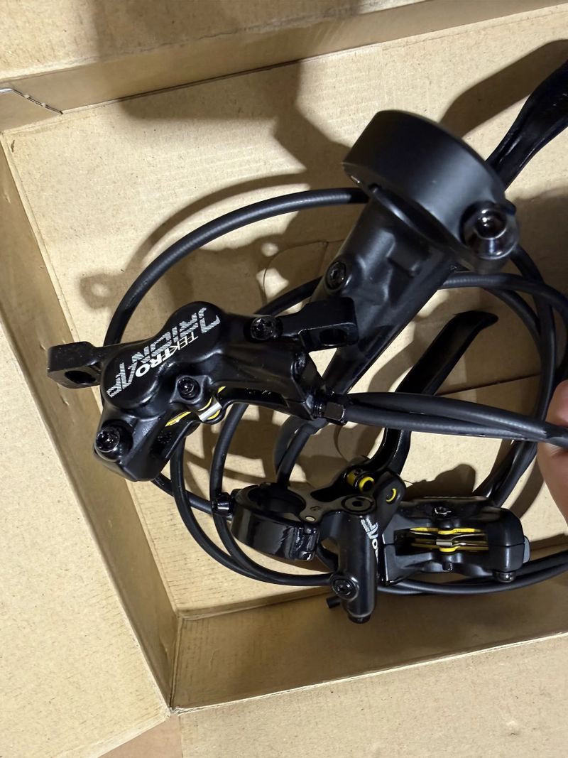 TEKTRO Orion 4P kotoučové brzdy set