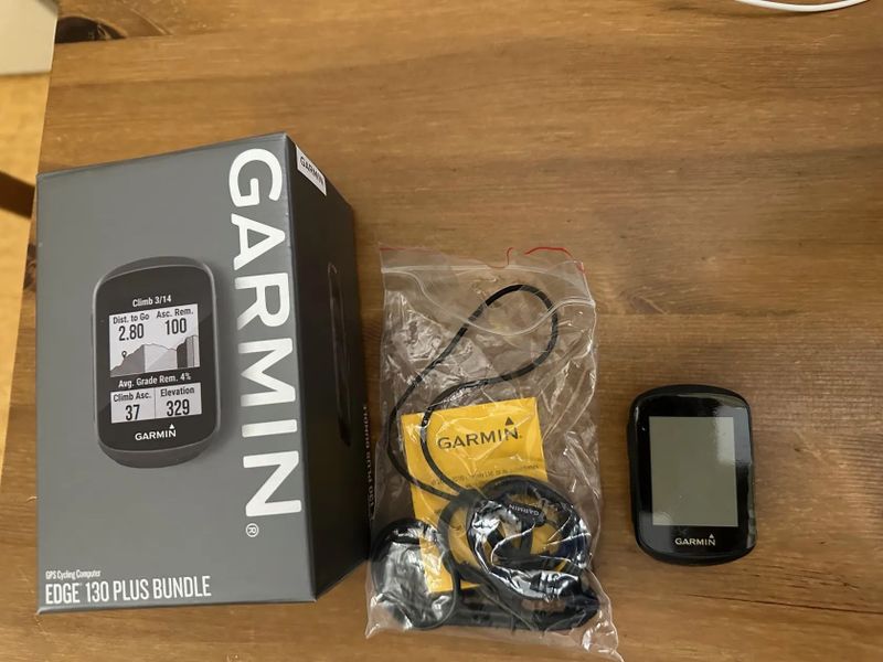 Garmin 130 Plus s příslušenstvím