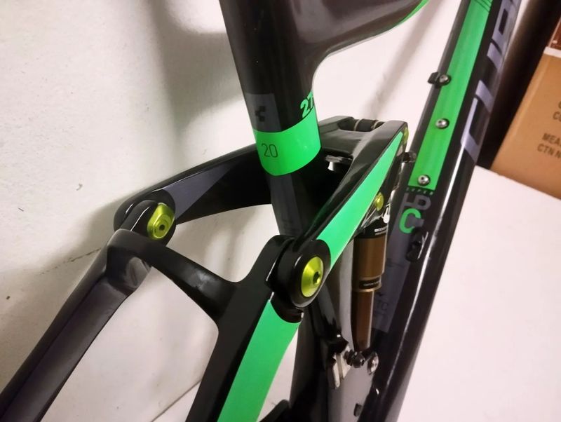 Cube Stereo HPC full Carbon + FOX CTD Factory Kashima - téměř 