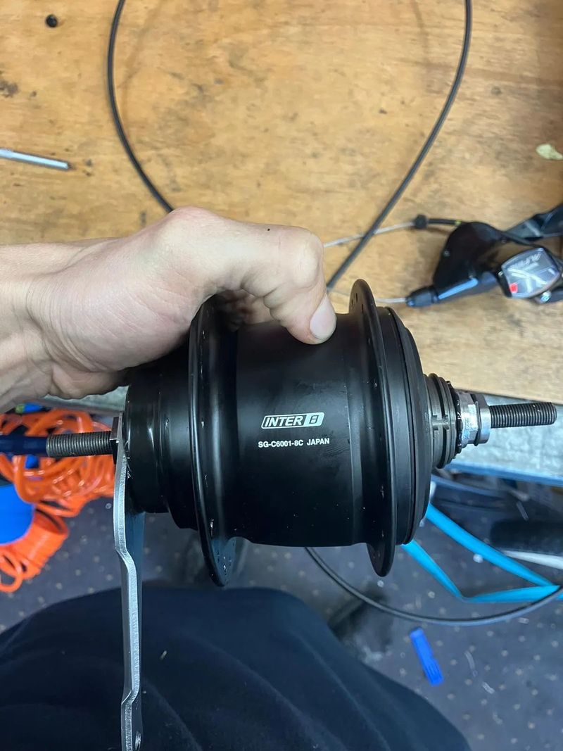 Náboj Shimano Nexus 8s (SG-C6001-8C) s torpédem + řazení Alfine (SL-S7000-8) + příslušenství
