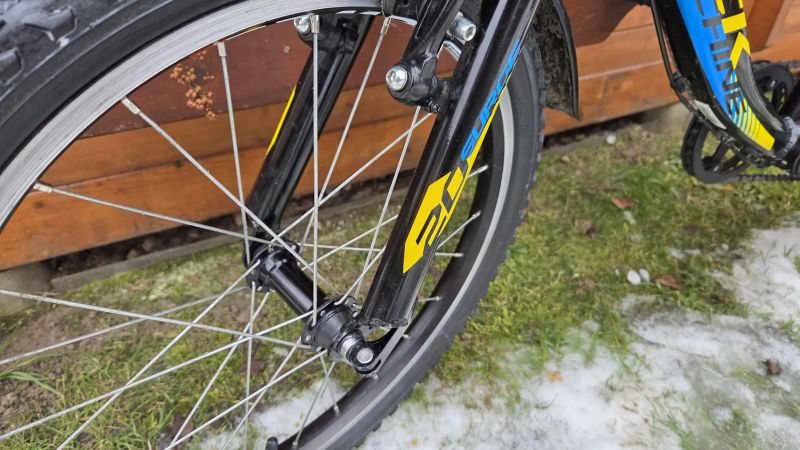 Dětské kolo 20" Rock Machine Surge 4-9let postava 100-135cm.