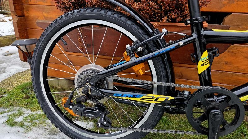 Dětské kolo 20" Rock Machine Surge 4-9let postava 100-135cm.