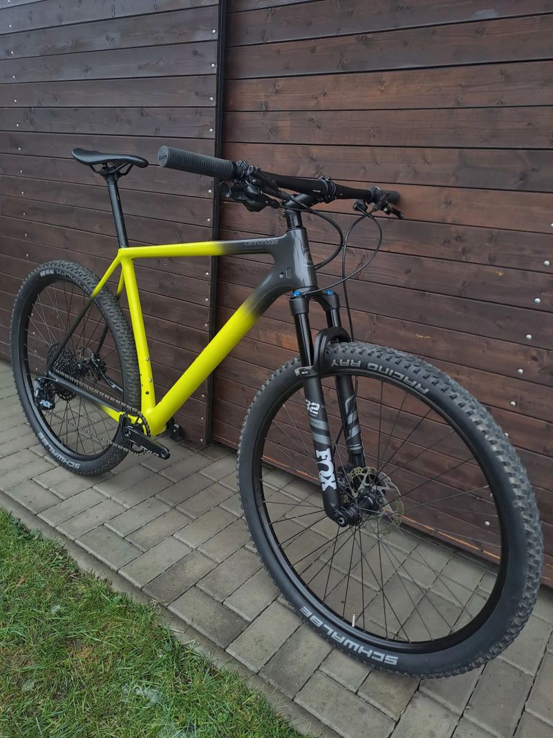 Nabízím PO SERVISU k prodeji velice zachovalé horské kolo Cannondale F-Si carbon 5 / vel. XL / 29er