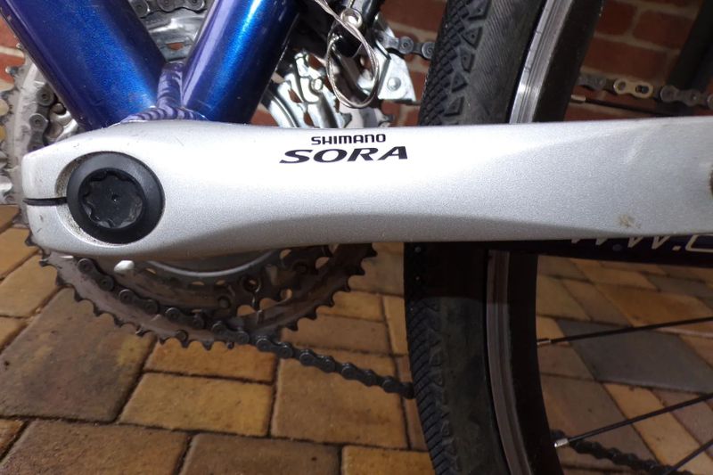 Sada Shimano sora nájezd max 500km + náhradní komponenty vše nafoceno