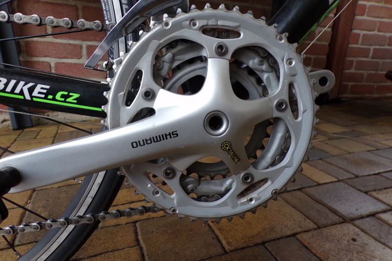 Sada Shimano sora nájezd max 500km + náhradní komponenty vše nafoceno