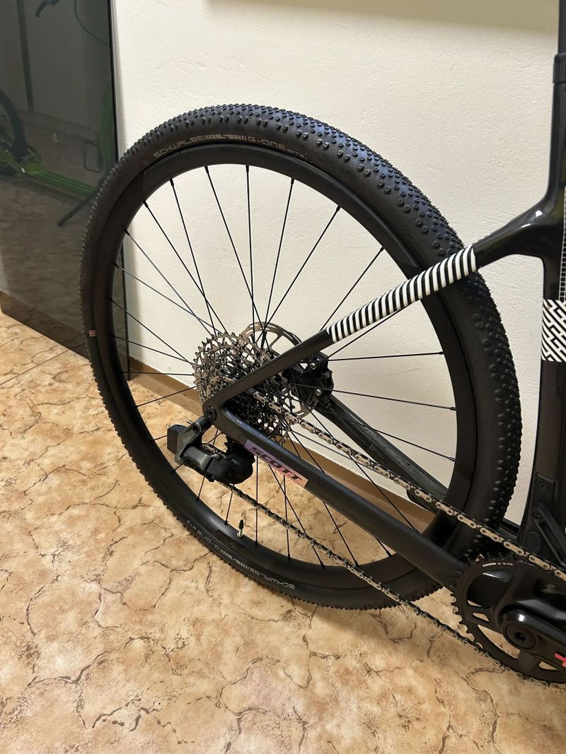 Scott Addict Gravel 30 2025 - vel. M - záruka