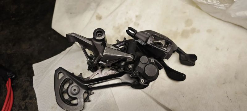 Přehazovačka a řazení Shimano XT 12sp