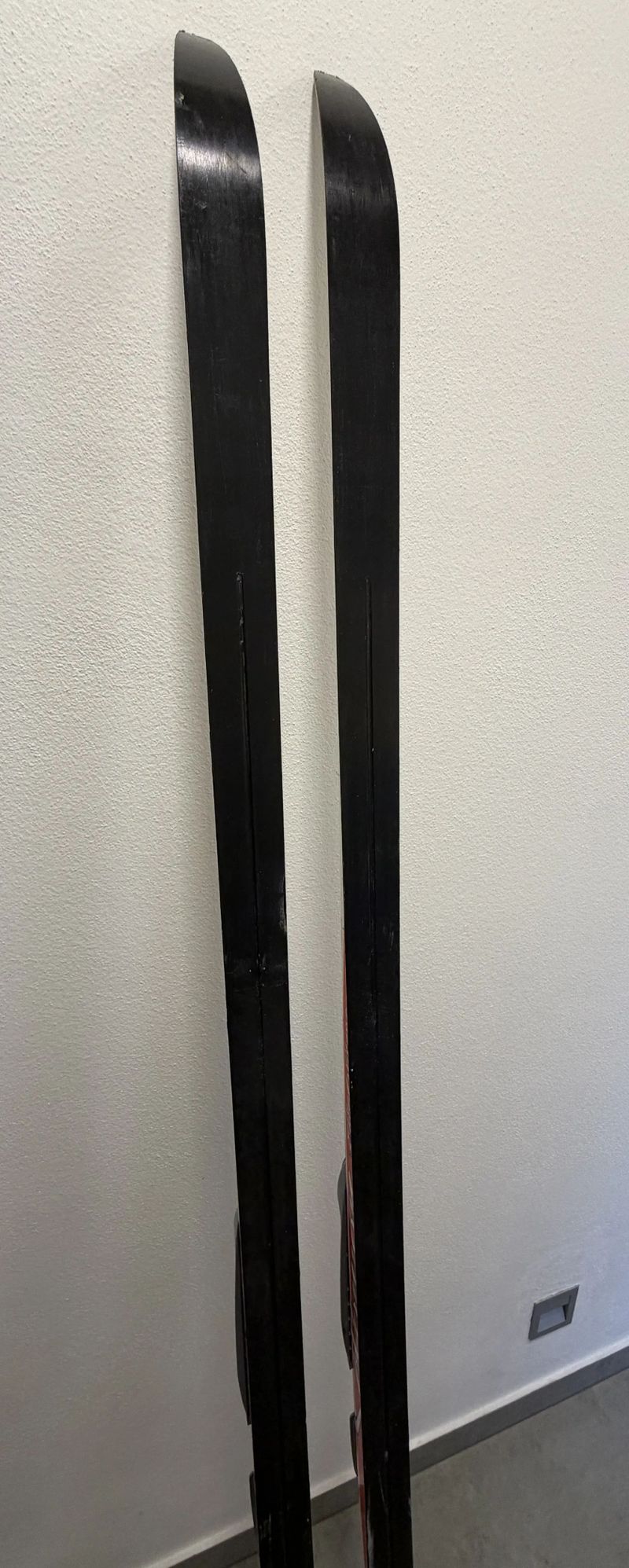 Prodám dámské běžky - komplet sada Salomon Elite6 Classic 182 cm + vázání NNN + hůlky