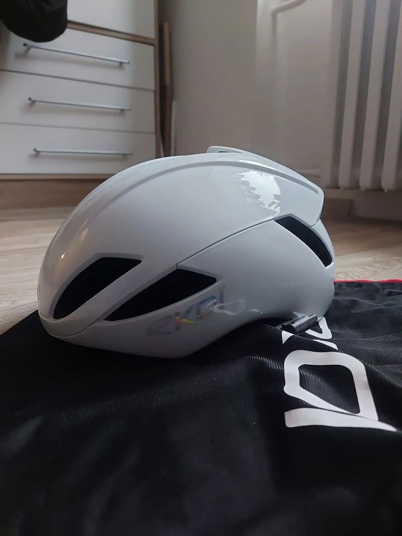 Prodám helmu perf ar14 bílá