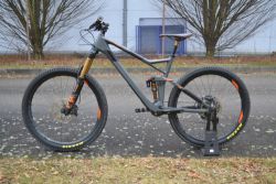 Cube Stereo 140 HPC TM 27.5 (L) Carbon Kashima