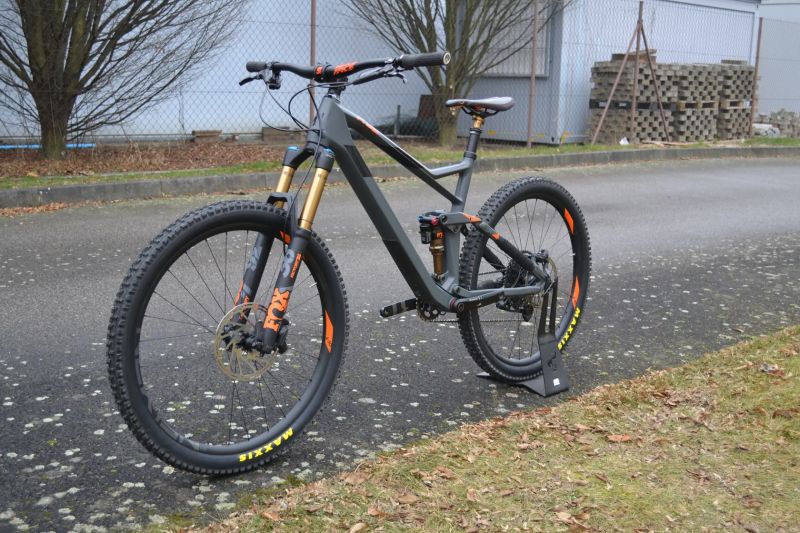 Cube Stereo 140 HPC TM 27.5 (L) Carbon Kashima