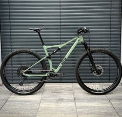 Rose Thrill Hill 1, 2024 vel. L