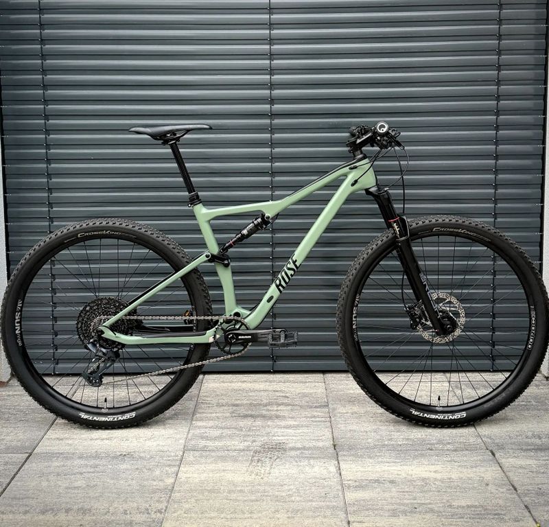 Rose Thrill Hill 1, 2024 vel. L